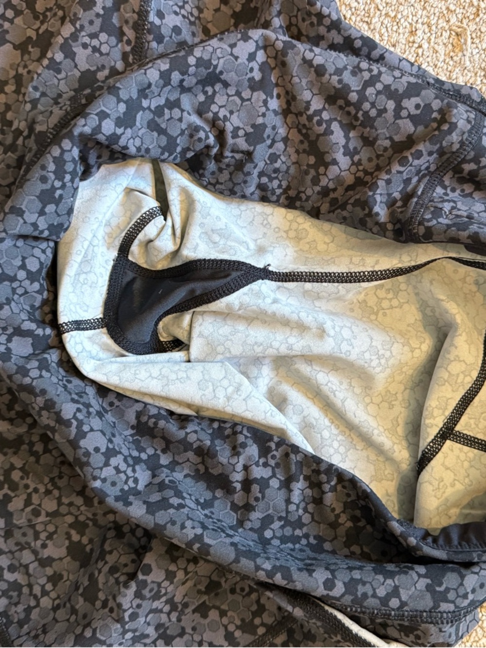Sweaty Betty Power Leggings L black & gray geometric pattern - Picture 3 of 4